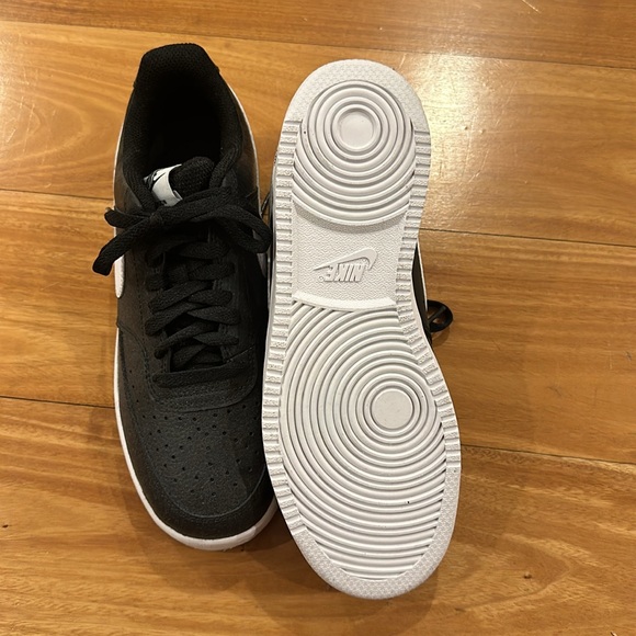 Nike NIB COURT VISION LO NN Basketball Sneakers Black White Black size 8 - Picture 3 of 5